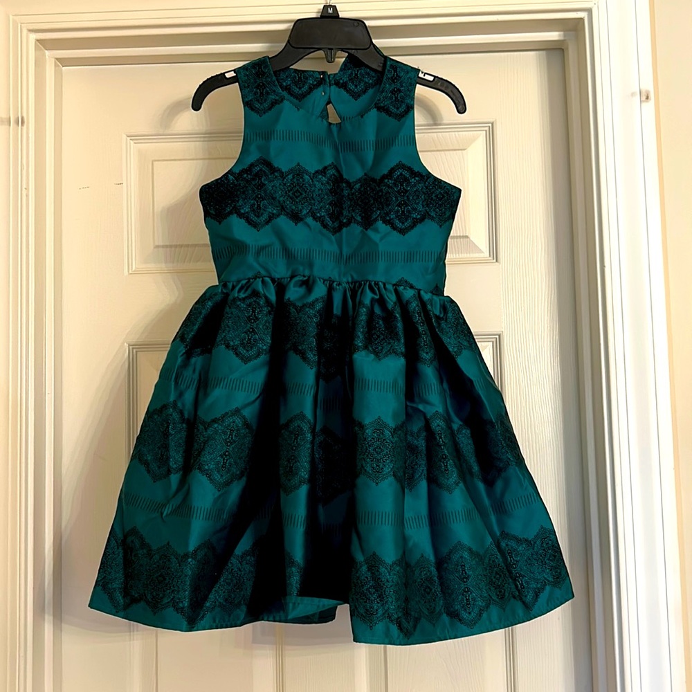 Kids/Girls Size 10 short green dress